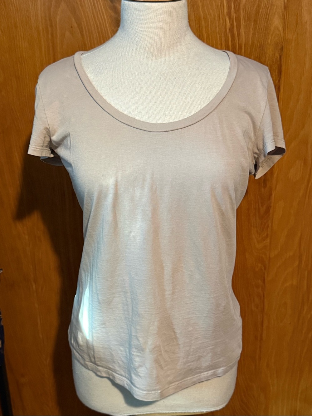 14th & Union Scoop Neck Short Sleeve Tee in Light Taupe